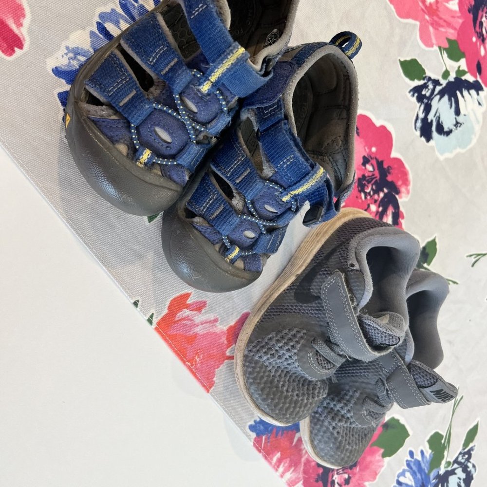 2 Pairs of Toddler Size 7 shoes - Nike & Keen